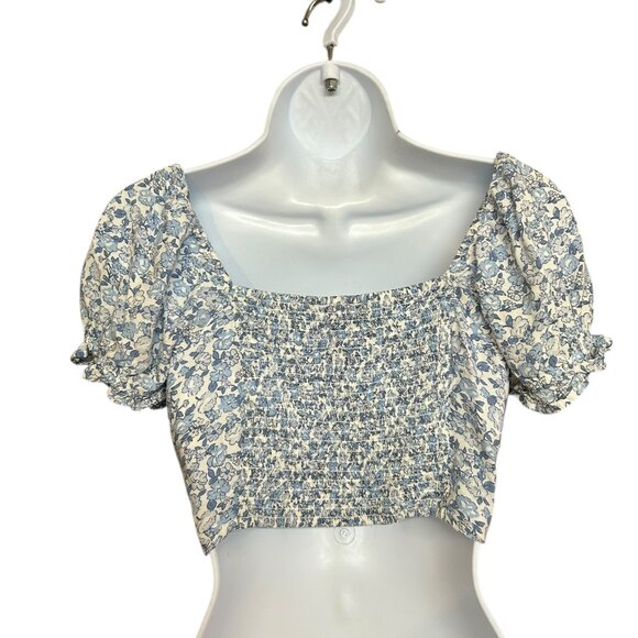 Hollister Cropped Blue Soft Floral  Top - Picture 4 of 6